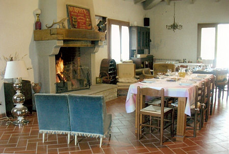 Spacious Dining Room/Living Room